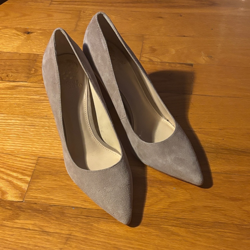 Elegant beige Suede Pumps